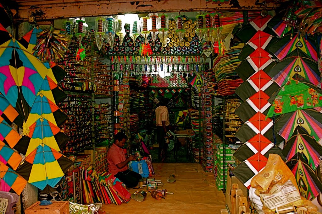 Kites market flooded on Makar Sankranti - Kites shopping on Sankranti