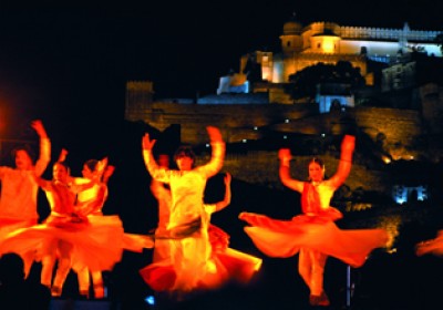 Kumbhalgarh festival began with colorful folk dances