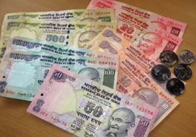 Indian Currency Soon to Go Plastic