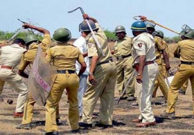 Police and Villagers Clash , 15 Injured